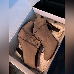 ALDO tan/brown tie up shoe heels